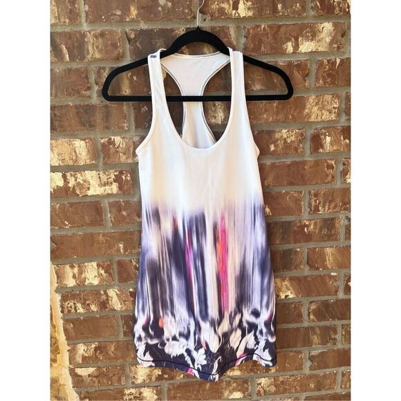 ￼ Lululemon top size small sleeveless in excellent condition - Picture 1 of 8